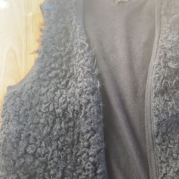 Kenzie sleeveless vest with fleece lining faux fur pockets oversized SM Black - Picture 10 of 16